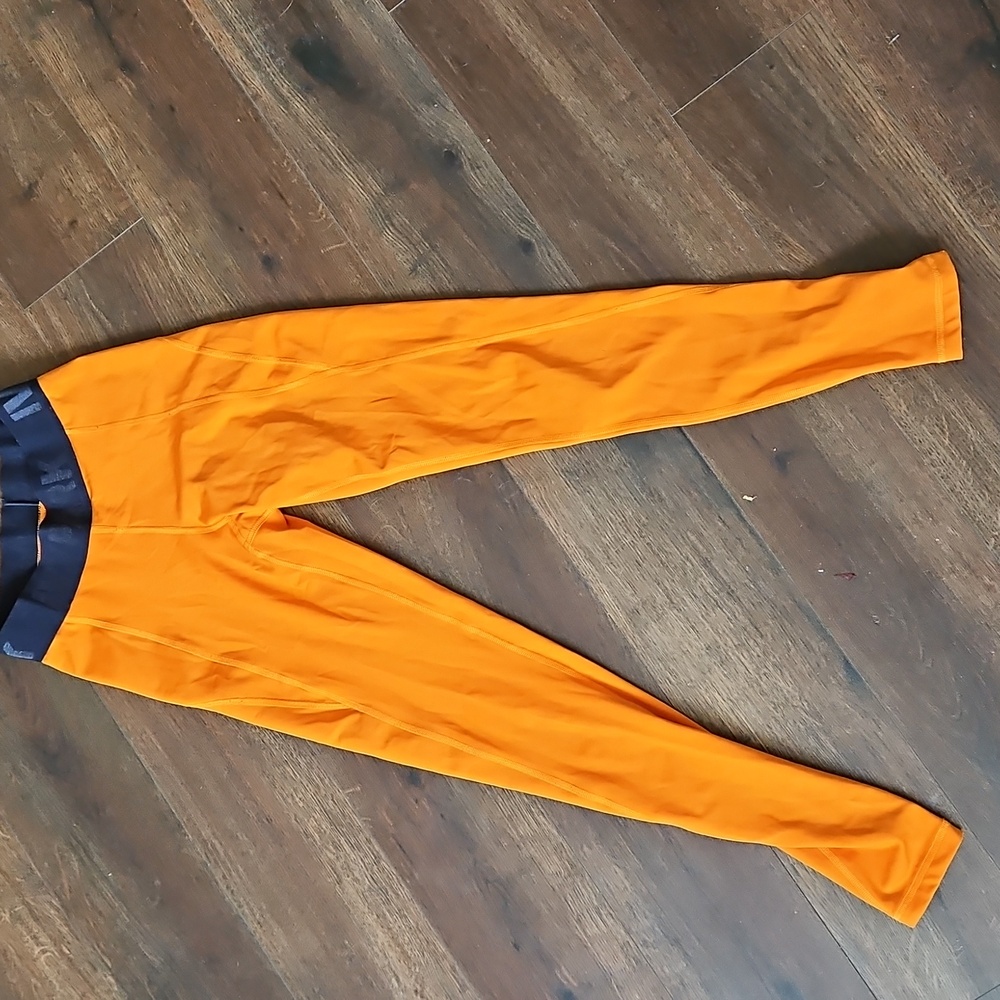IVY PARK -by Beyonce - size Xs - Orangr Activewear leggings-